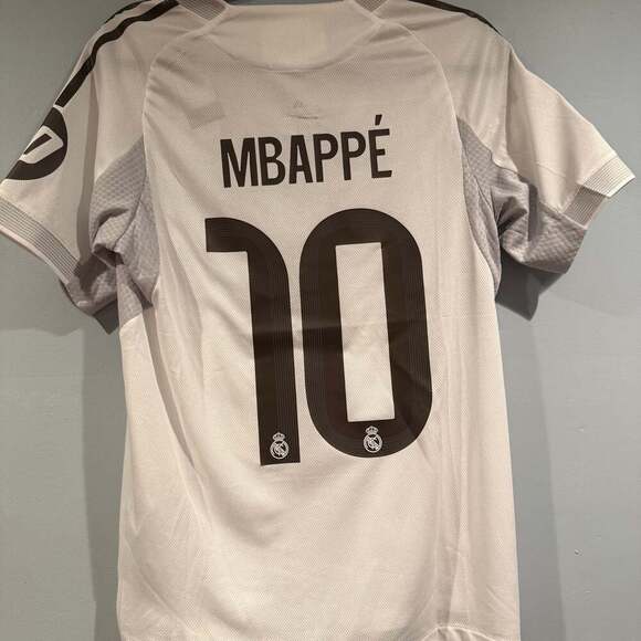 Authentic Adidas Real Madrid Mbappé Jersey 25/26 – UEFA Champions League Patch - Picture 4 of 10